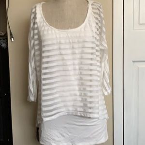 White House black market white top med